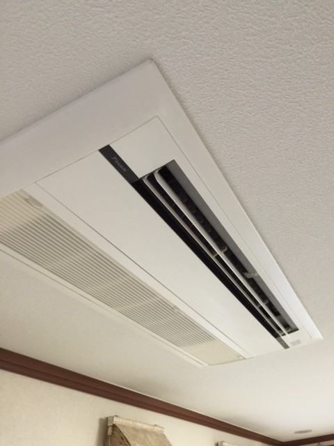 神奈川県　天井カセット型一方向冷暖房設備機器交換工事