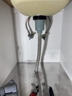 作業前 排水設備交換 海外製キッチン排水交換 直結配管へのリニューアル